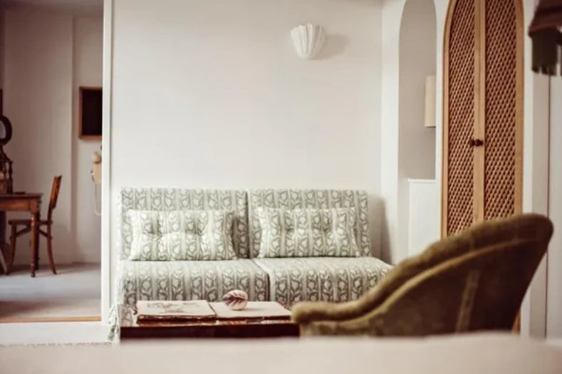 The Glow of Old Hollywood: Timeless Elegance with the Acanthus Plaster Shell Sconce