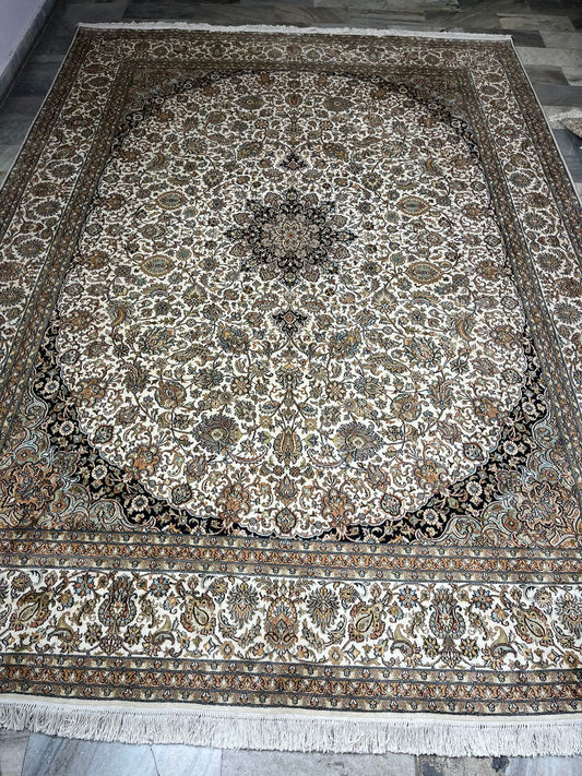 Hand Knotted Kashmiri Silk Medallion Rug – Luxury Handmade Indian Silk Carpet, Ivory Classic Design Area Rug