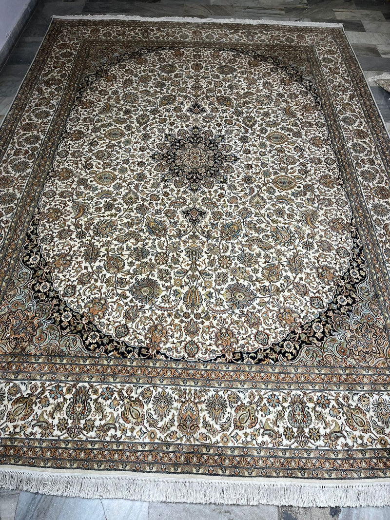 Hand Knotted Kashmiri Silk Medallion Rug – Luxury Handmade Indian Silk Carpet, Ivory Classic Design Area Rug
